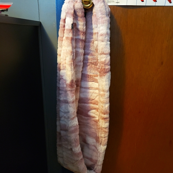 Pink Scarf - Picture 1 of 2